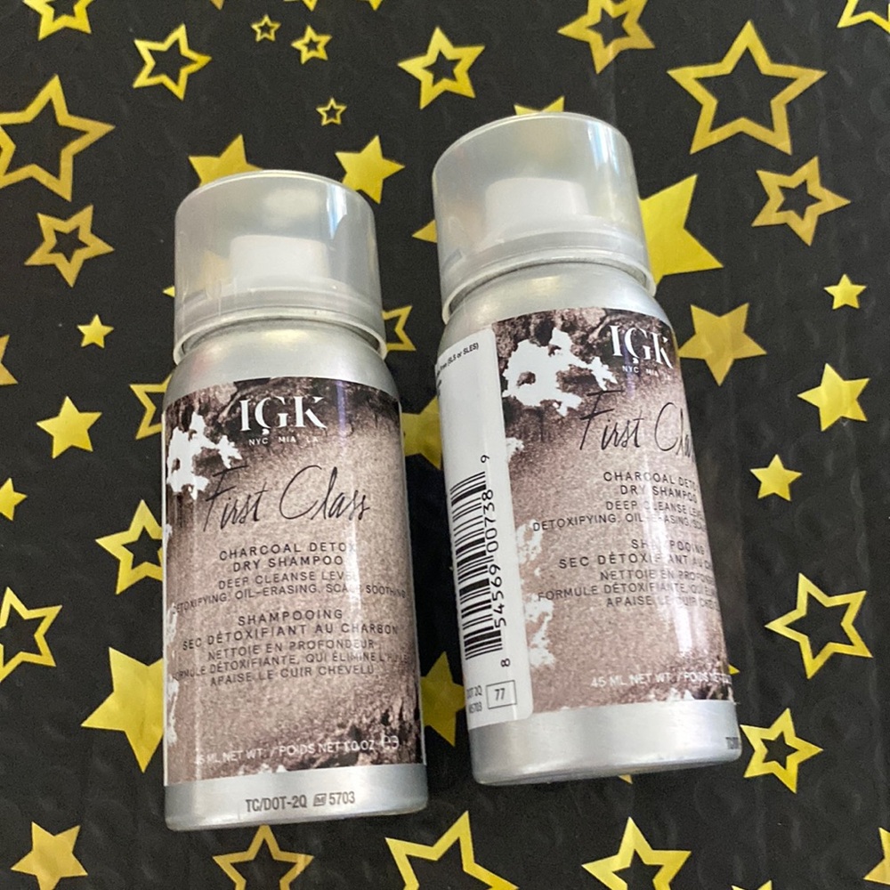 IGK First Class Charcoal Detox Dry Shampoo